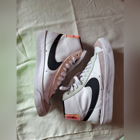 Nike Blazer Mid 77 - Picture 3 of 7